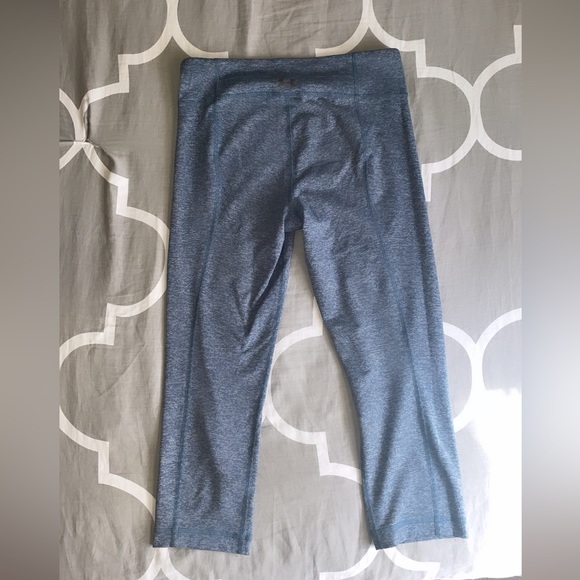 Under Armour StudioLux Capri Leggings - Picture 8 of 9